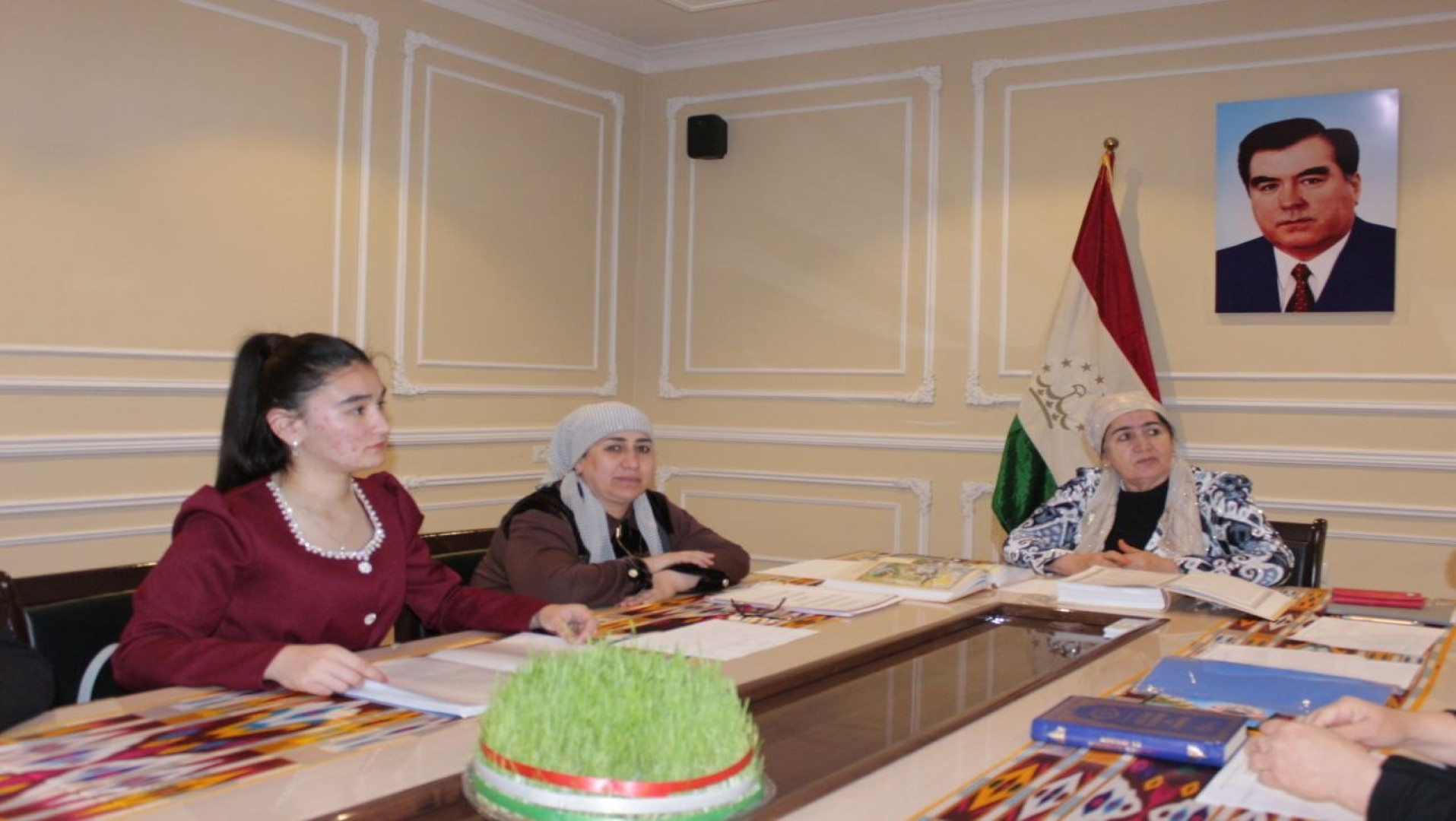 ДАВРИ АВВАЛИ ОЗМУНИ ҶУМҲУРИЯВИИ “ШОҲНОМАХОНӢ” ДАР ДОНИШКАДА